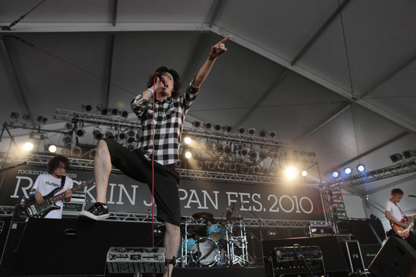 rockinon - /shows/2010/2010-rock-in-japan-hitachinaka_photo1.jpg